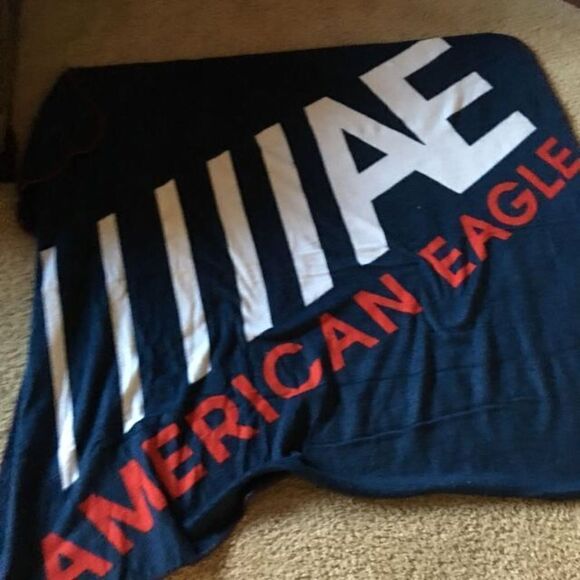 NWT American eagle throw blanket - Picture 1 of 3